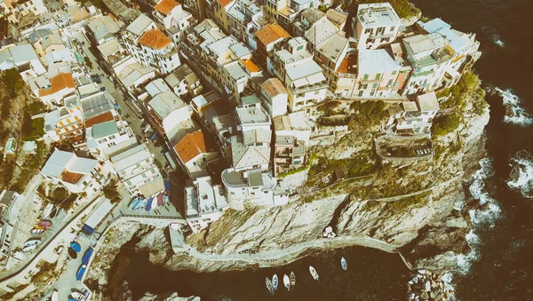Letecké snímky Cinque Terre barevnými budovami - pět zemí, — Stock fotografie