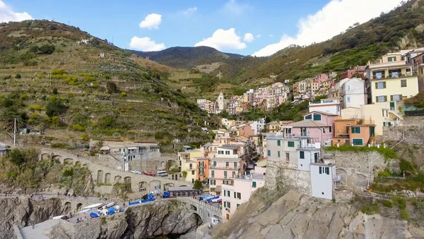 Manarola 的鸟瞰图。五的土地，从天空，意大利 — 图库照片