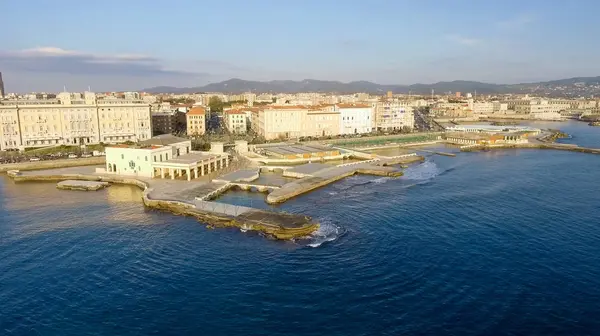 Livorno sahil boyunca Mascagni Ter güzel günbatımı havadan görünümü — Stok fotoğraf