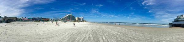 DAYTONA BEACH, FL - FEBRUARY 2016: Panoramic view of city coastl — Stock Photo, Image