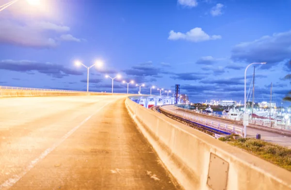 Miami at night. Blurred view of Port Boulevard — Stock Photo, Image