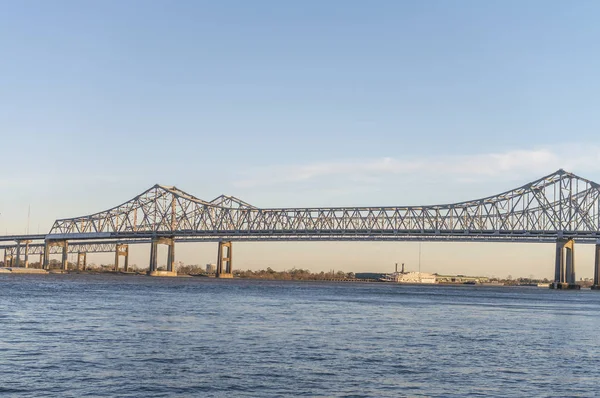 Металлический мост в Новом Орлеане — стоковое фото