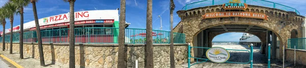 DAYTONA BEACH, FL - FEBRUARY 2016: Panoramic view of city coastl — Stock Photo, Image