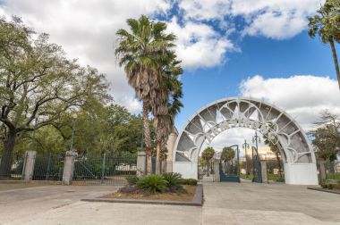 New Orleans - Şubat 2016: Armstrong Park güzel bir günde. 