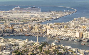 Dubai - Kasım 2016: Hava şehir manzaralı helikopter. Dubai ben