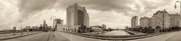 Tampa, Fl - únor 2016: Panoramatickým výhledem na pobřeží, Tampy fro — Stock fotografie