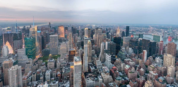 New York City - juni 2013: Panoramisch uitzicht op Manhattan, luchtfoto v — Stockfoto