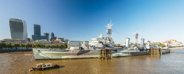 LONDON - MAY 2013: Beautiful panoramic view of city buildings al — Stock Photo, Image