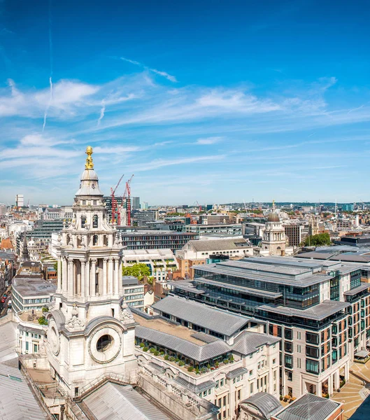 Gamla byggnader i London, Storbritannien — Stockfoto