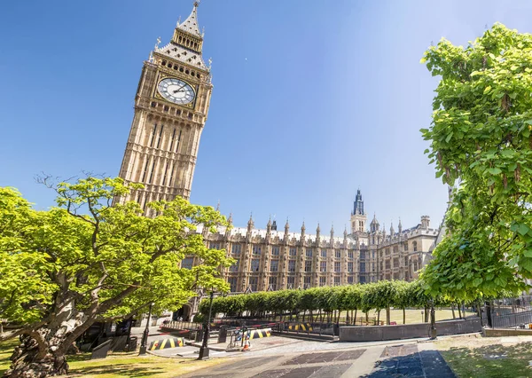 Hermosa vista del Palacio de Westminster, Londres — Foto de Stock