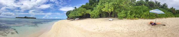 Wunderschöne Farben der Malediven. rasdhoo ist eine kleine Insel — Stockfoto