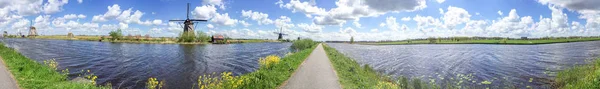 Kinderdijk wiatraki, panoramiczny widok - Holandia — Zdjęcie stockowe