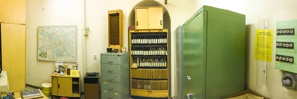 LEIPZIG, ALEMANIA - JULIO 2016: Los turistas visitan el Museo de la Stasi. Leipz —  Fotos de Stock