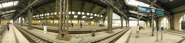 DRESDEN, ALEMANIA - JULIO 2016: Vista interior panorámica de la ciudad ra — Foto de Stock