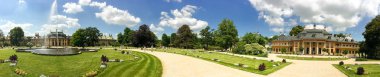 Dresden, Almanya - Temmuz 2016: Panoramik Pillnitz Castle.