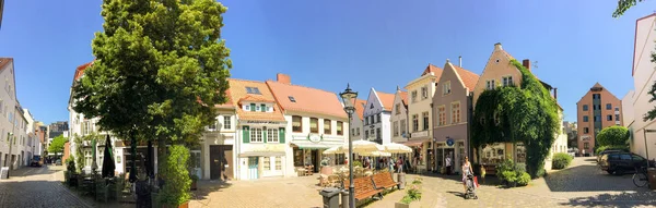 Bremen, Tyskland - juli 2016: Turister besöker centrum. Bremen — Stockfoto