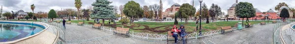 Istanbul - říjen 2014: Turistů Sultanahmet. Istanbul attra — Stock fotografie