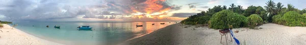 THODDOO, MALDIVES - MARÇO 2015: Belas cores das Maldivas. Th... — Fotografia de Stock