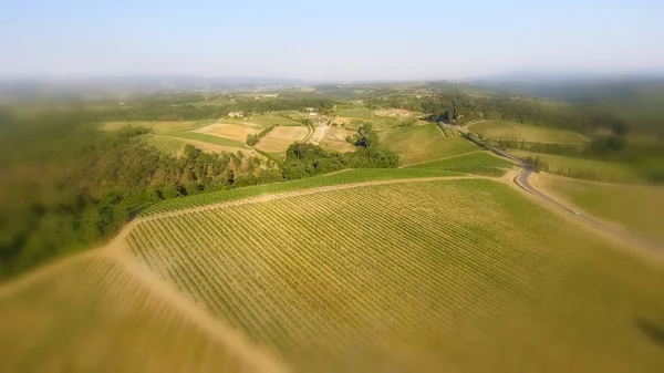 Colinas do campo da Toscana, vista aérea deslumbrante na primavera — Fotografia de Stock