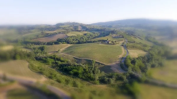 Tuscany landsbygd kullar, fantastisk Flygfoto våren — Stockfoto