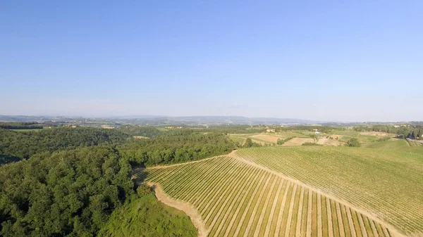 Colinas do campo da Toscana, vista aérea deslumbrante na primavera — Fotografia de Stock