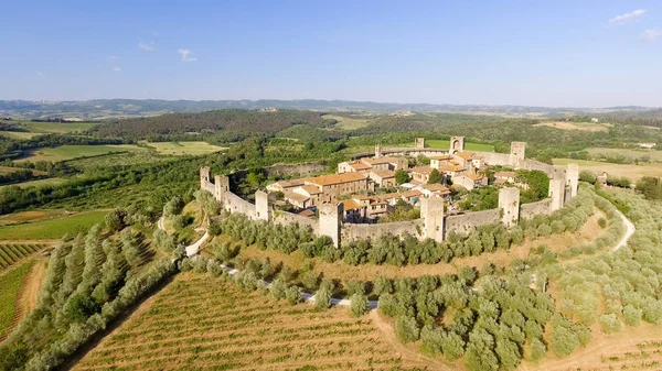 Beautiul letecký pohled středověkého města Monteriggioni, Toskánsko na — Stock fotografie