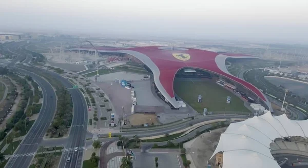 ABU DHABI, UAE - DECEMBER 2016: Ferrari World aerial view. Abu D — Stock Photo, Image