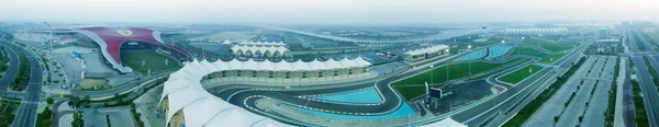 ABU DHABI - DECEMBER 2016: Ferrari World and F1 circuit, aerial — Stock Photo, Image