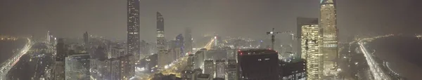 Abu Dabi panoramik hava gece manzarası — Stok fotoğraf