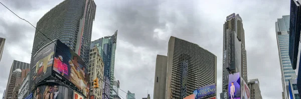 New York City - oktober 2015: Times Square byggnader. New York en — Stockfoto