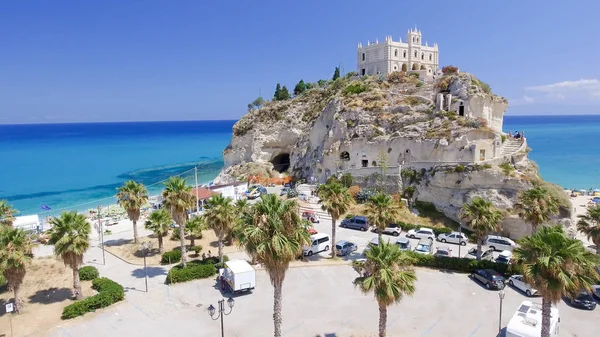 Tropea, Italië. Luchtfoto van Santa Maria dell'Isola klooster — Stockfoto