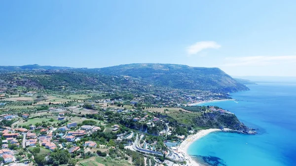 Letecký pohled na krásné pobřeží Kalábrie, Itálie — Stock fotografie