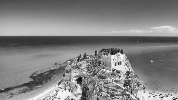 Tropea, Ιταλία. Αεροφωτογραφία της Μονής Santa Maria dell 'Isola — Φωτογραφία Αρχείου