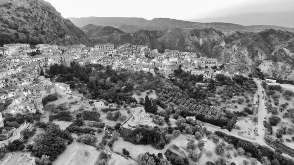 Stilo, Italia. Vista aérea del horizonte medieval al atardecer —  Fotos de Stock
