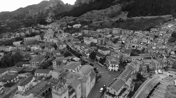 Stilo, Calabria. Aerial view of ancient medieval homes at sunset — Stock Photo, Image