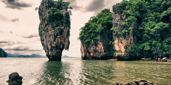 Bella natura e vegetazione dell'isola tailandese — Foto Stock