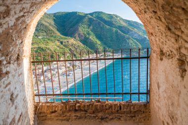 Castello Ruffo, Calabria 'dan Scilla' nın güzel kıyı şeridi