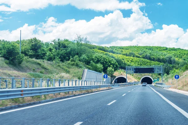 Salerno Reggio Calabria tunnel autostradali interstatali, Italia — Foto Stock