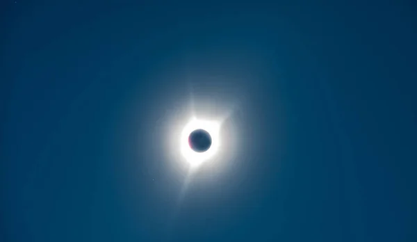 Sole Corona di Eclisse Solare Totale — Foto Stock