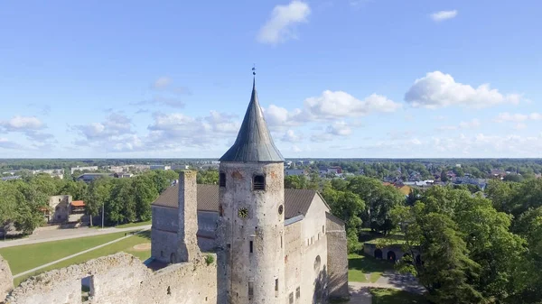 Вид с воздуха на замок Хаапсалу, Эстония — стоковое фото