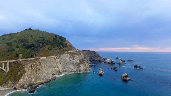 Vista aérea de la autopista Cabrillo cerca de Bixby Bridge, CA — Foto de Stock