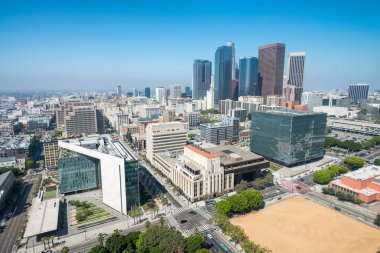 Los Angeles, California. Şehir merkezindeki binaların havadan görünümü