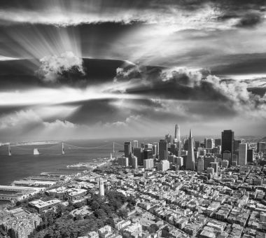 Helikopter, C Downtown San Francisco manzarası havadan görünümü