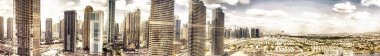 Dubai Jumeirah Gölü kuleleri. İnanılmaz hava panoramik CIT