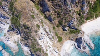 Şaşırtıcı havai görünüm şeridinin Calabria, İtalya