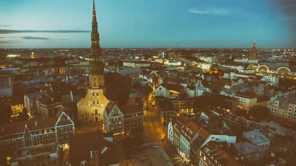 Fantastisk solnedgång Flygfoto över Riga, Lettland — Stockfoto