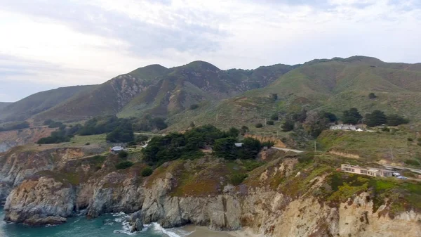 California kıyı şeridinde 17 mil sürücü, havadan görünümü — Stok fotoğraf