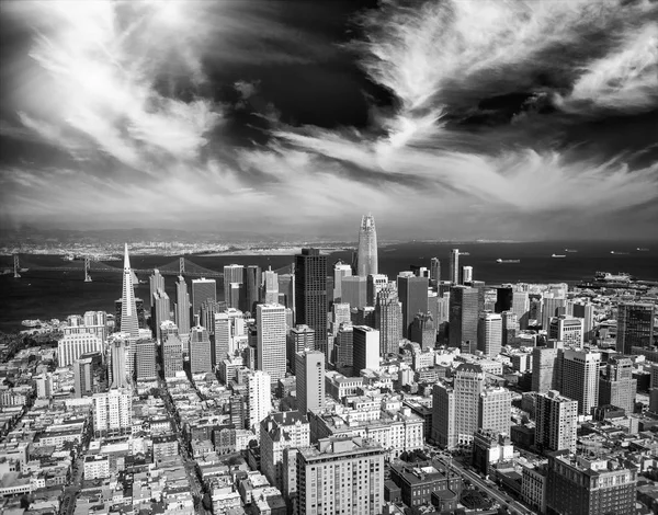 旧金山市中心天际线从直升机，C 的鸟瞰图 — 图库照片