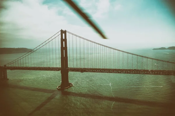 Aerial view of San Francisco Golden Gate Bridge from Helicopter — Stock Photo, Image