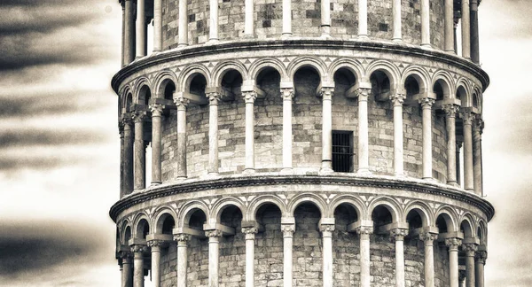 Torre de Pisa de las antiguas murallas de la ciudad —  Fotos de Stock